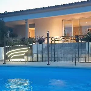 https://villa-jasmin-regusse.fr-provencehotel.com